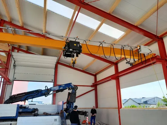 Versatile Remote Control Overhead Bridge Crane for Factories2.